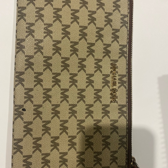 Michael Kors Tan and Brown Monogram Wallet - Picture 1 of 2